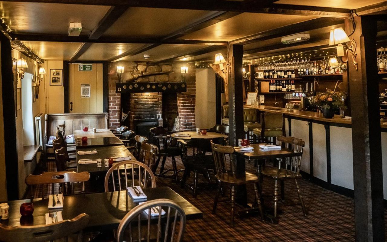 Brace Of Pheasants Hotel Alton Pancras ภายนอก รูปภาพ